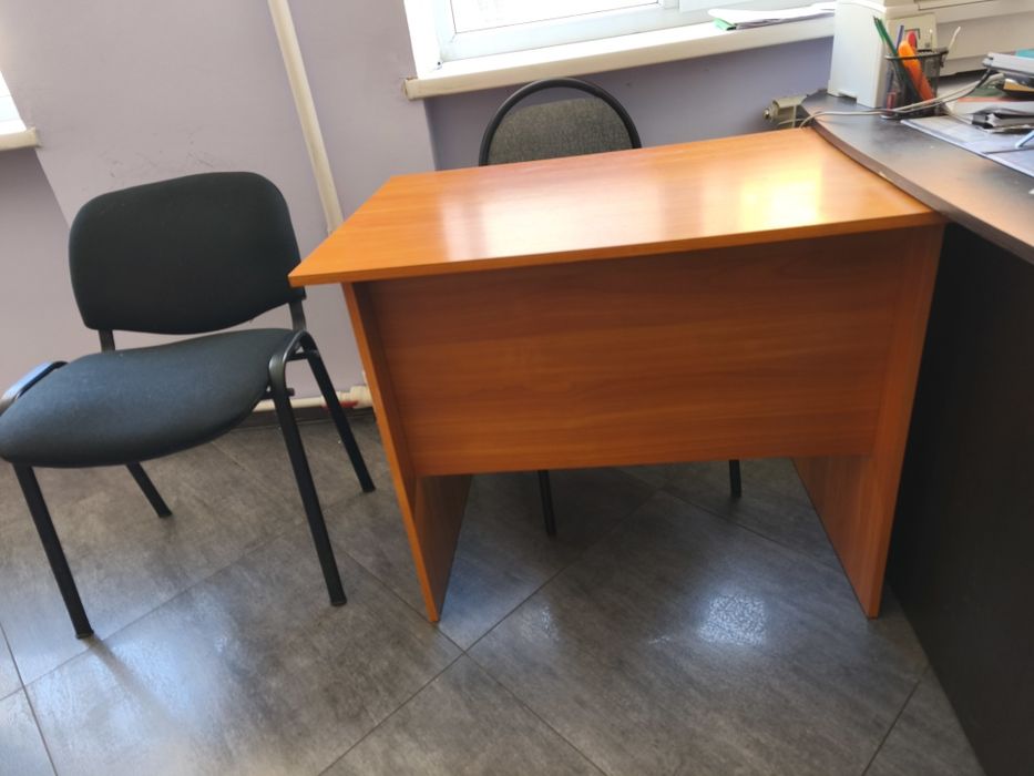 Продаю офисную мебель в отличном состоянии