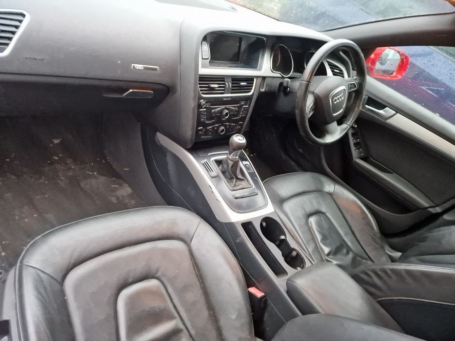 Dezmembrez Audi A5 2.0 CAHA și 2.0 TFSI CDN pachet S line an 2010