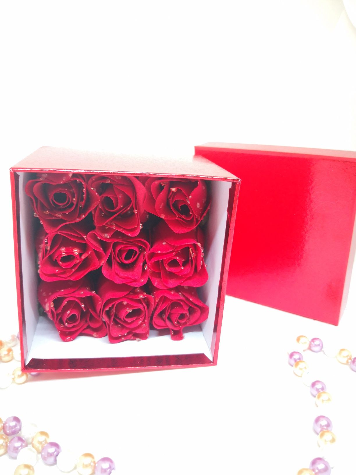 Кутия с рози от кадифе подарък за жени, подарък за момиче
