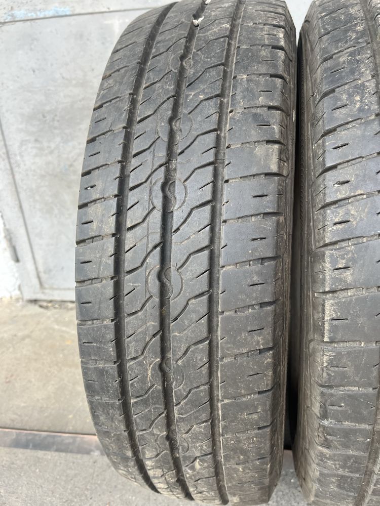 2 бр. гуми за бус 235/65/16C Semperit 7 mm DOT 4119