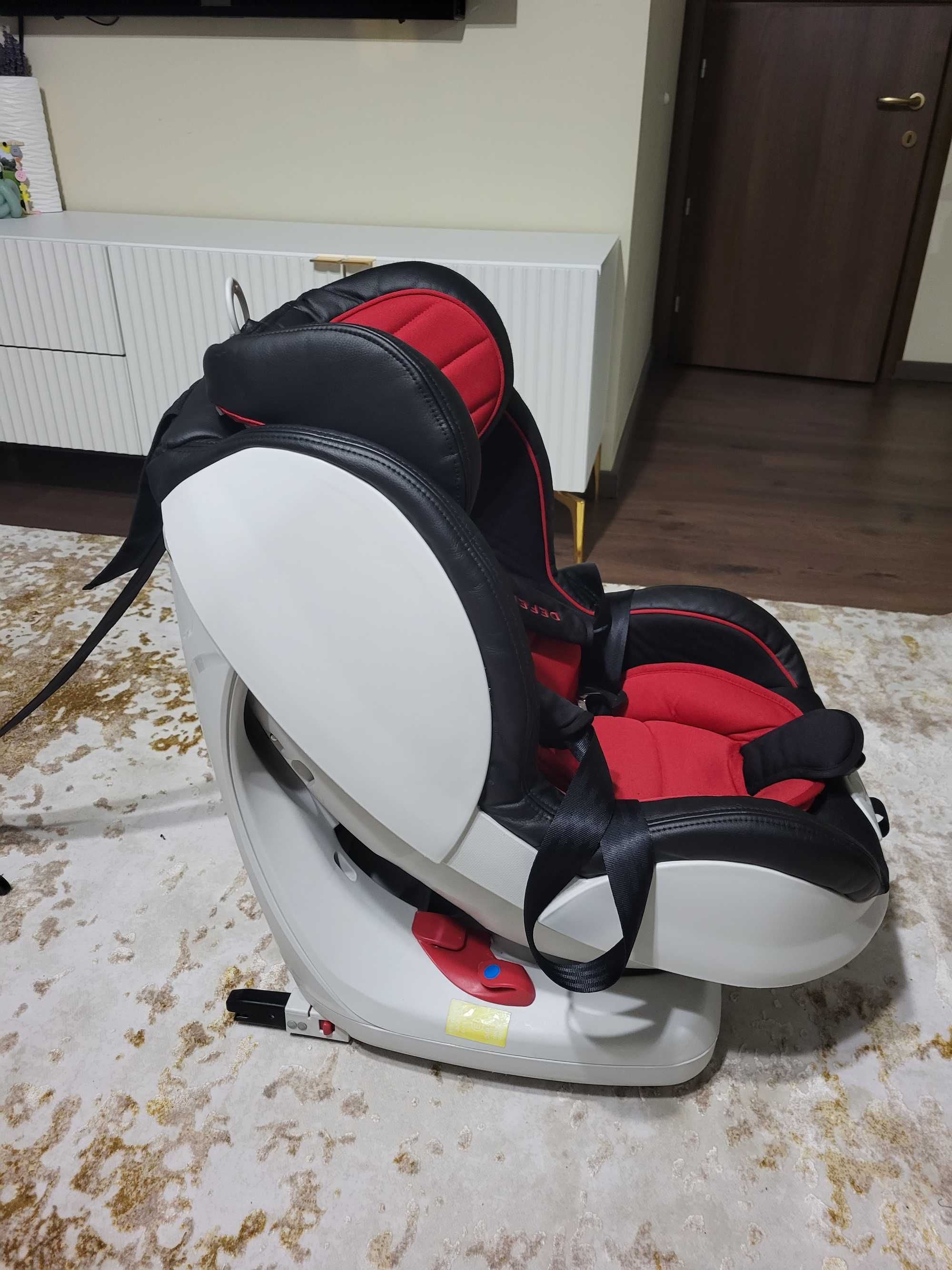 Caretero, Defender+ Isofix, scaun auto, 0-18 kg, rosu