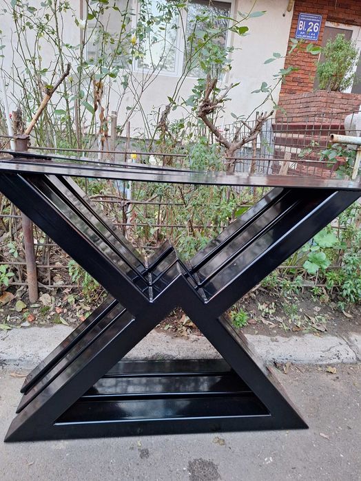 Picioare de masa si alte confecții metalice