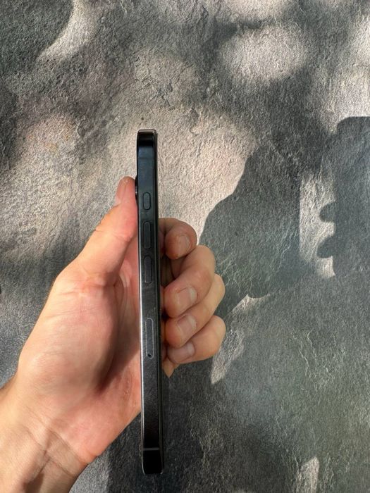 Iphone 16 pro ozim tutkama ideal xolati yepyengi kop bomagan oganimga