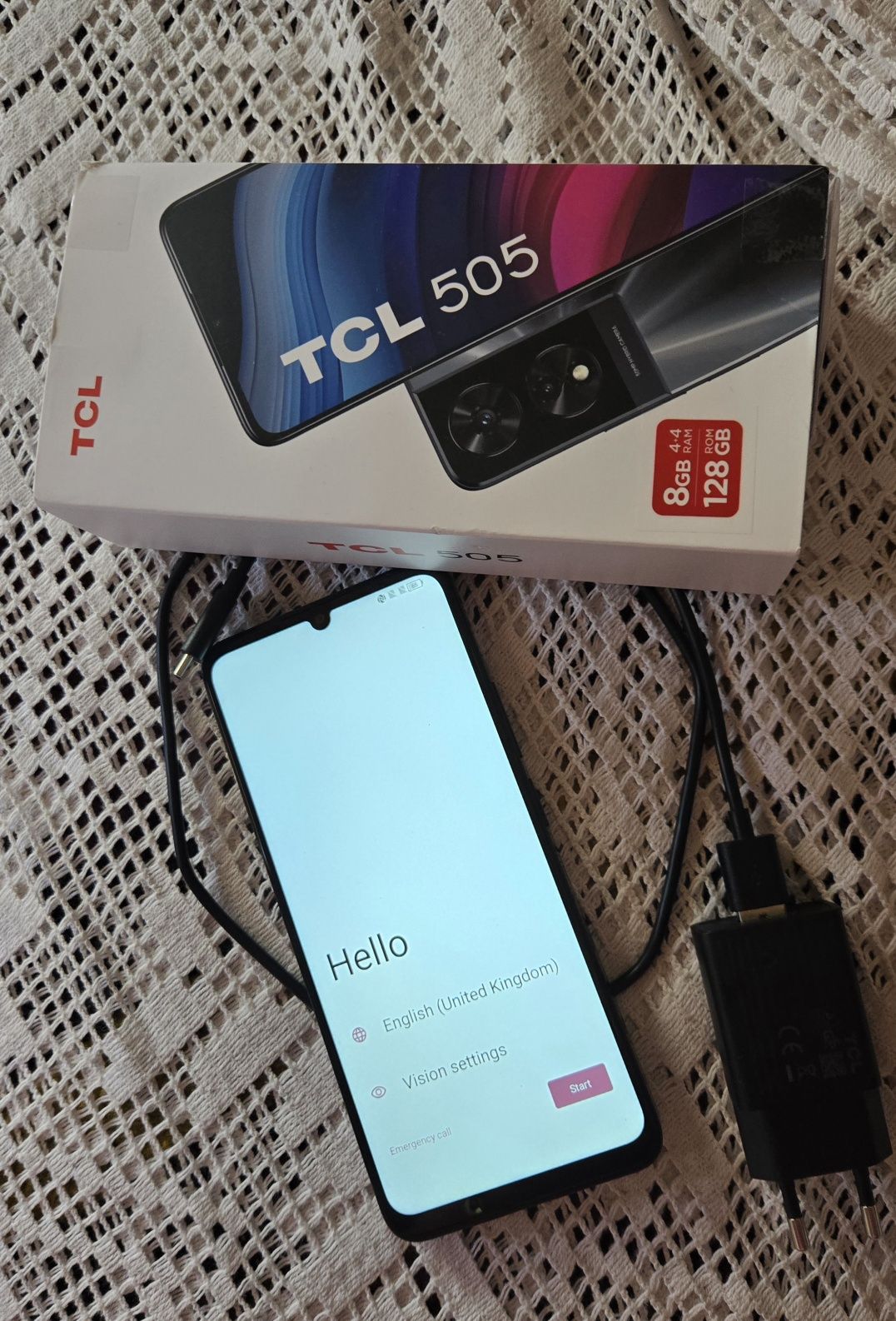 Телефон TCL 505 в гаранция 24 месеца