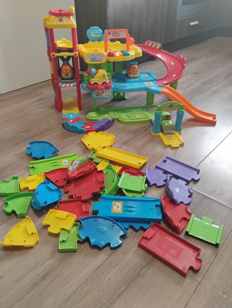 VTech гараж+ релси сет за удължаване на пистата
