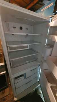 Холодильник двухкамерный с нижней морозилкой  Samsung  Cool n`cool