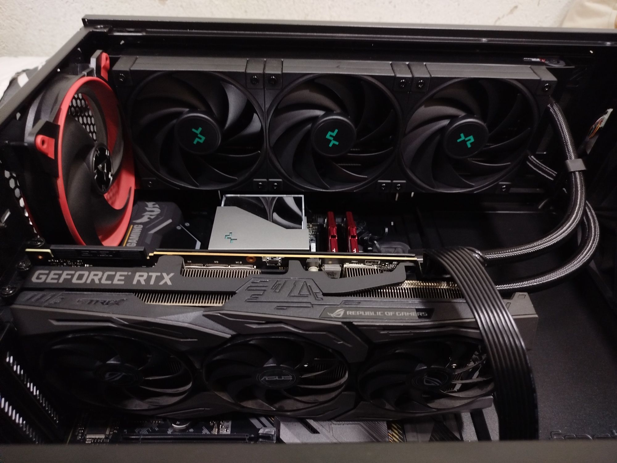 Геймърски комплект: Ryzen 7 3700X + X570 дъно + 16GB RAM + охлаждане