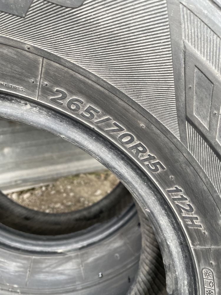 Продам резину 265/70 R15.