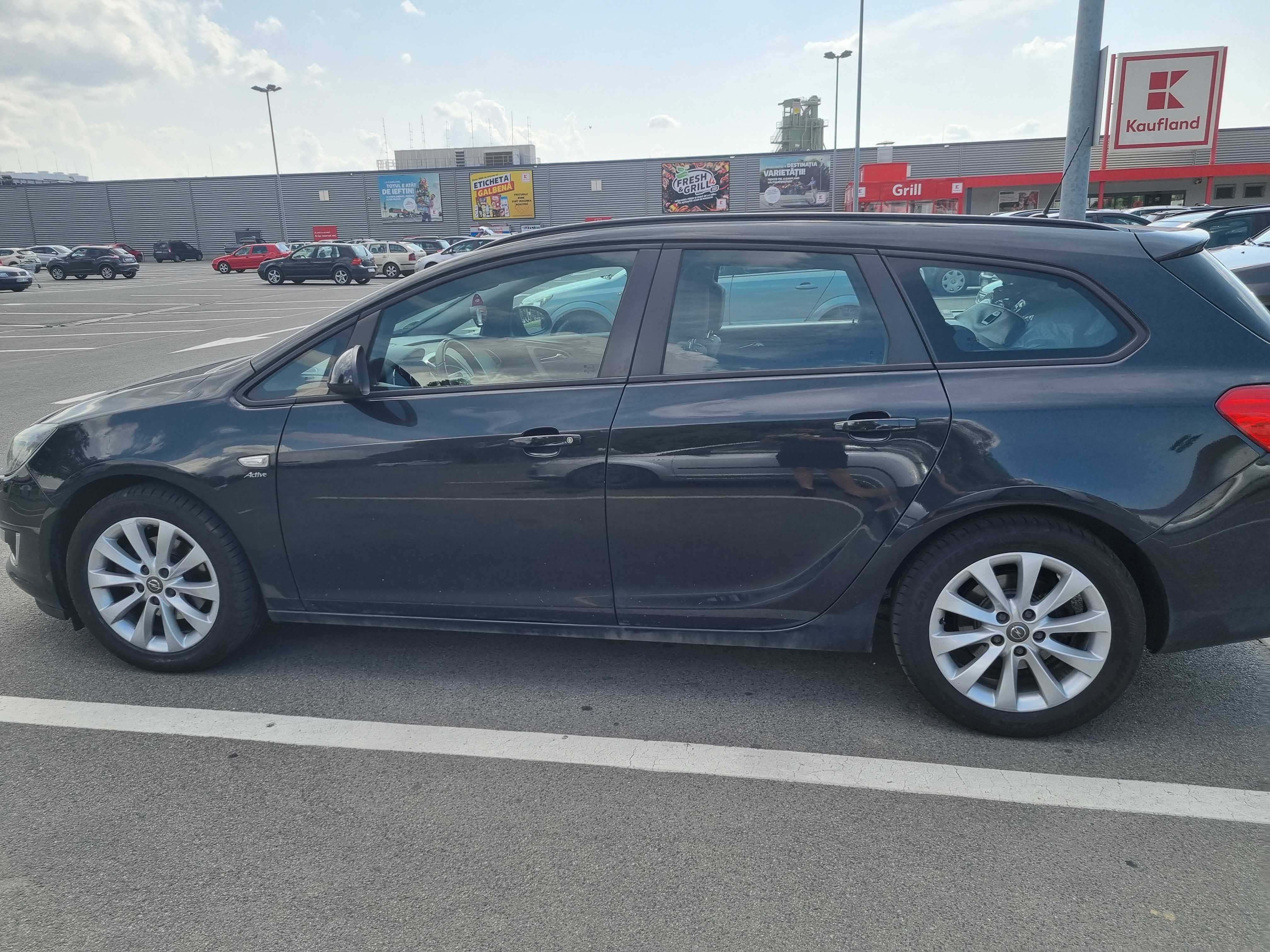 Opel Astra J facelift Avariat