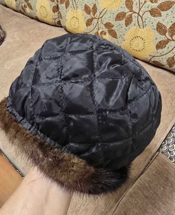 Продам женскую норковую шапку,  практически новая, размер регулируется