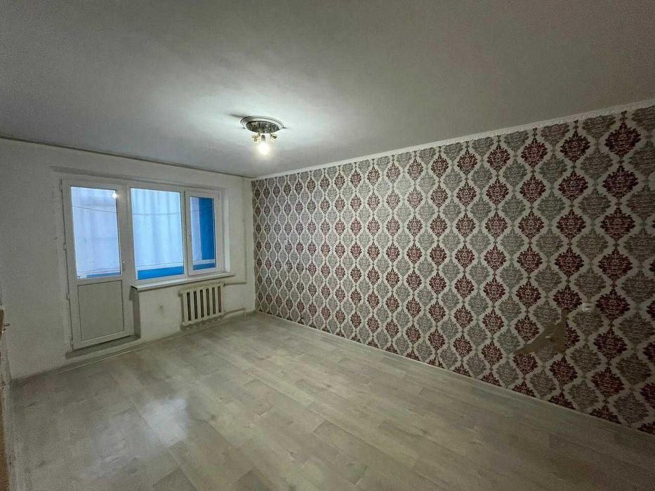 1 квартира на 8мкр  на 2этаже