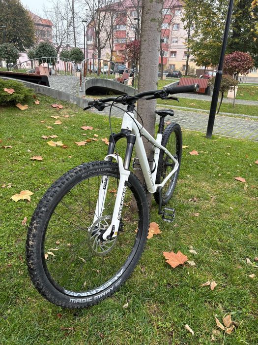 Vand bicicleta canyon stoic 2 in stare perfecta de functionare