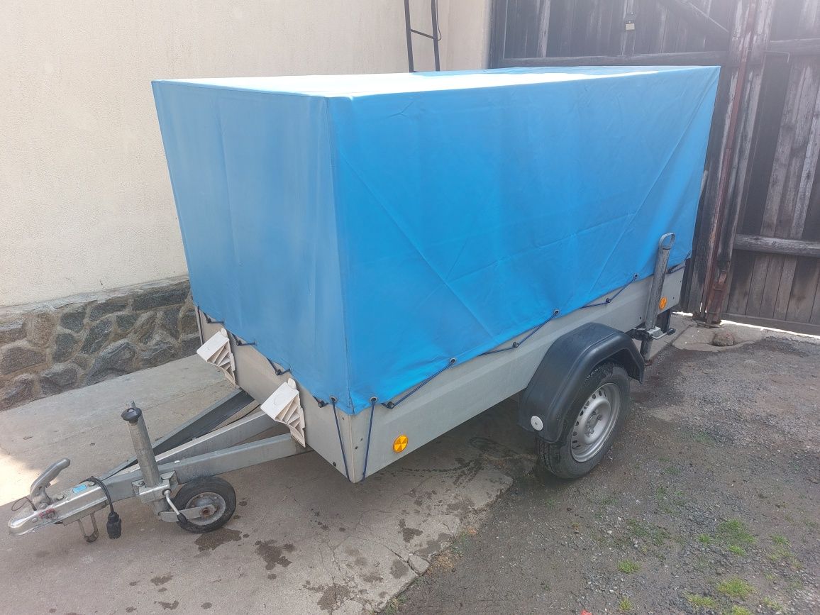 Remorca de 750 kg.