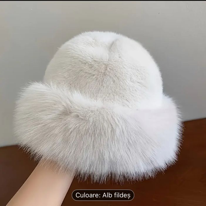 Vand Caciuli  femei noi