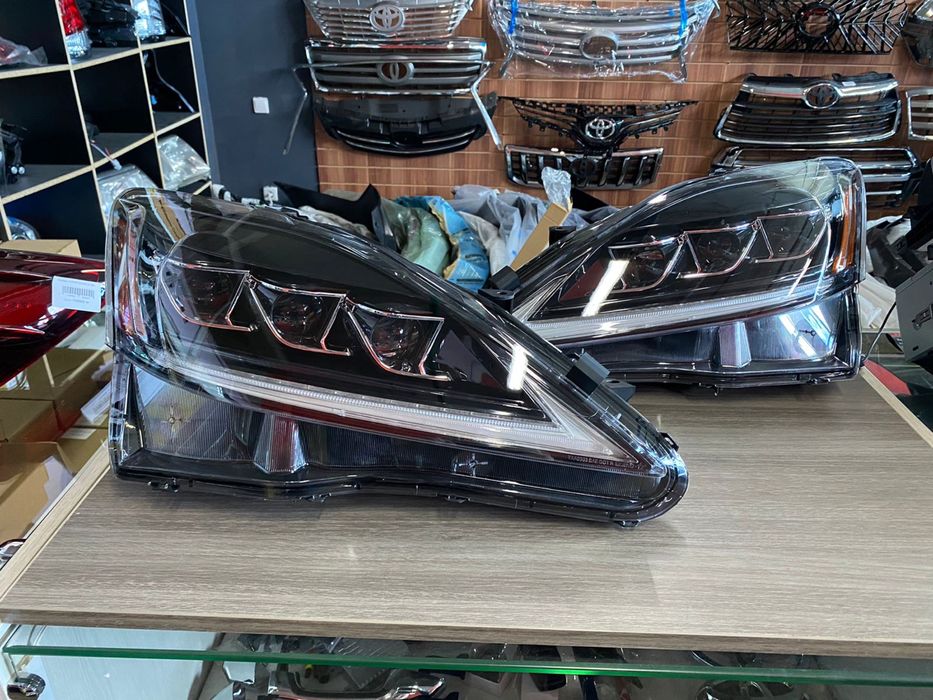 Комплект фарь для Lexus IS 250