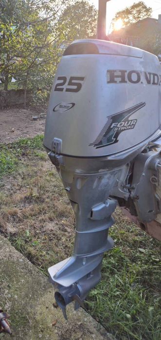 Двигател Хонда 25 к.с., четиритактов