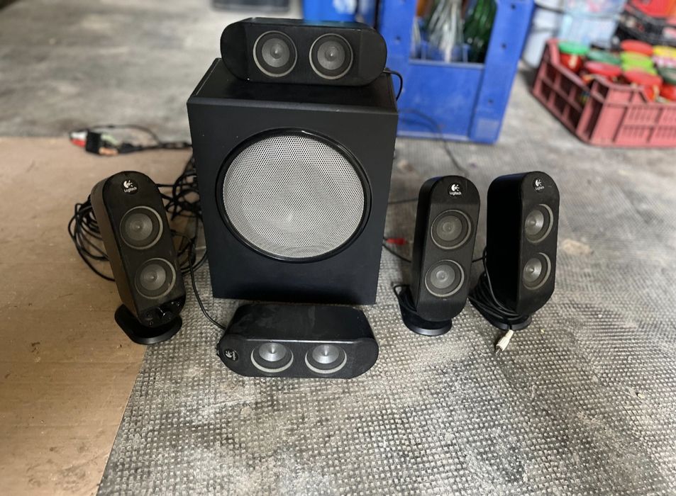 Logitech LE VÂND că m-am mutat la țară sunt perfecte pentru oraș .blok