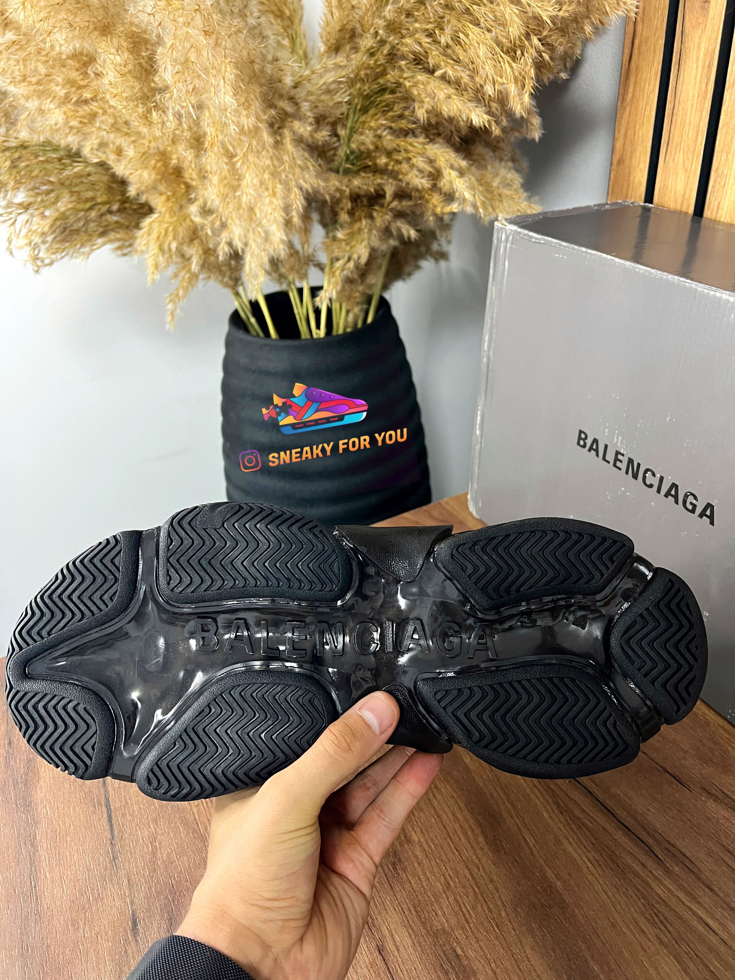 38-44 Balenciaga Triple S Black