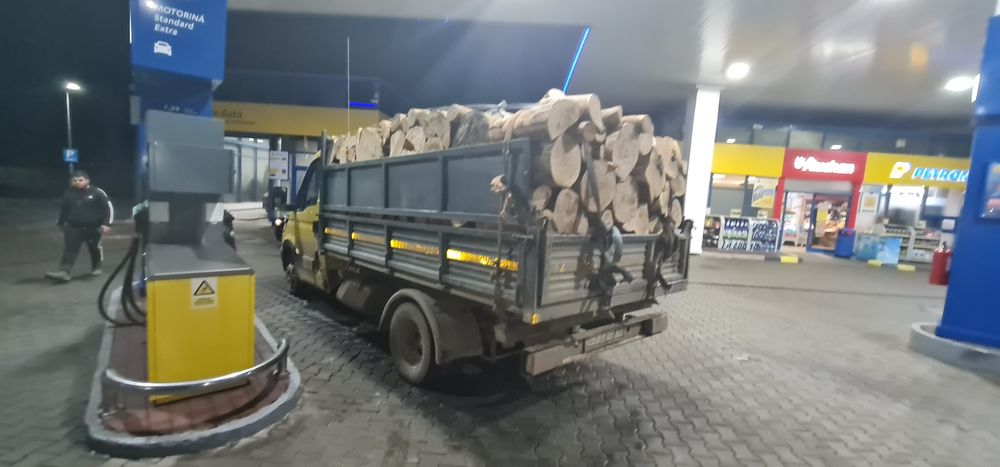 Lemne pentru foc avem si uscate