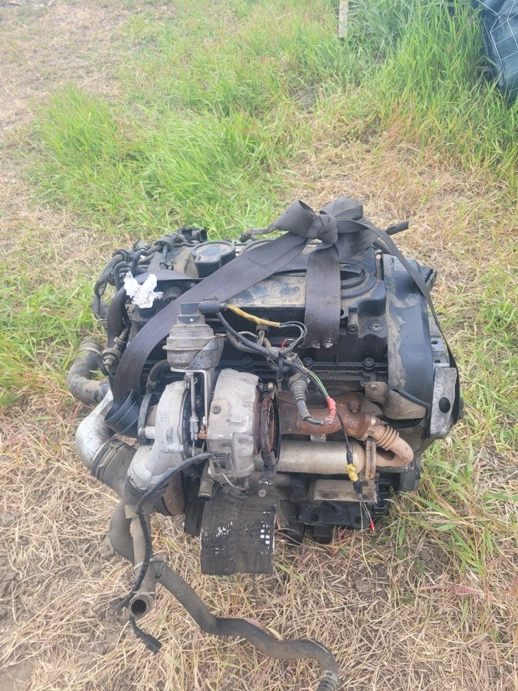 Motor Audi A3 golf 170 de cai motor este într o stare foarte bună de