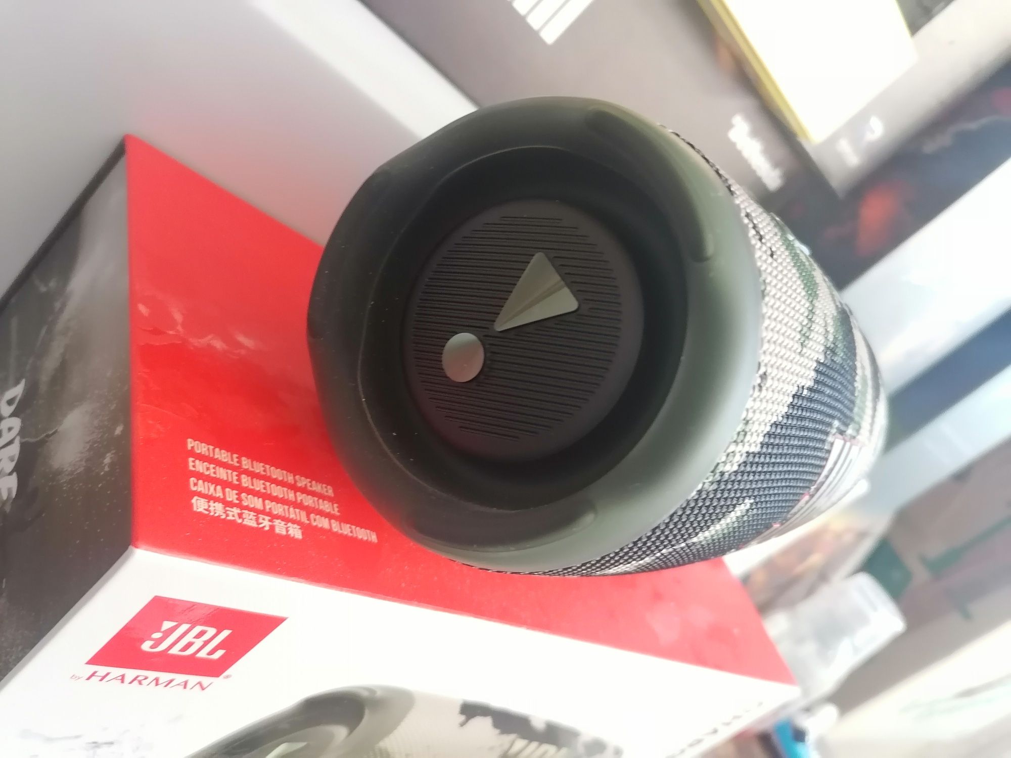Преносима колонка JBL Charge 5 цвят камуфлаж