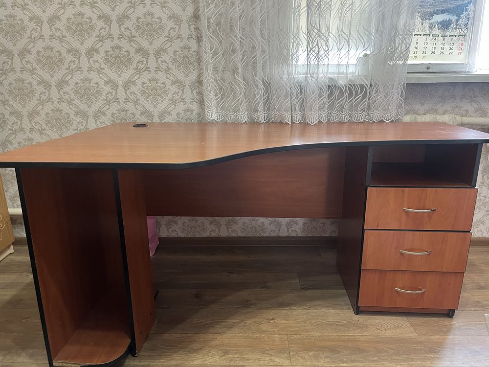 Продам Стол для офиса
