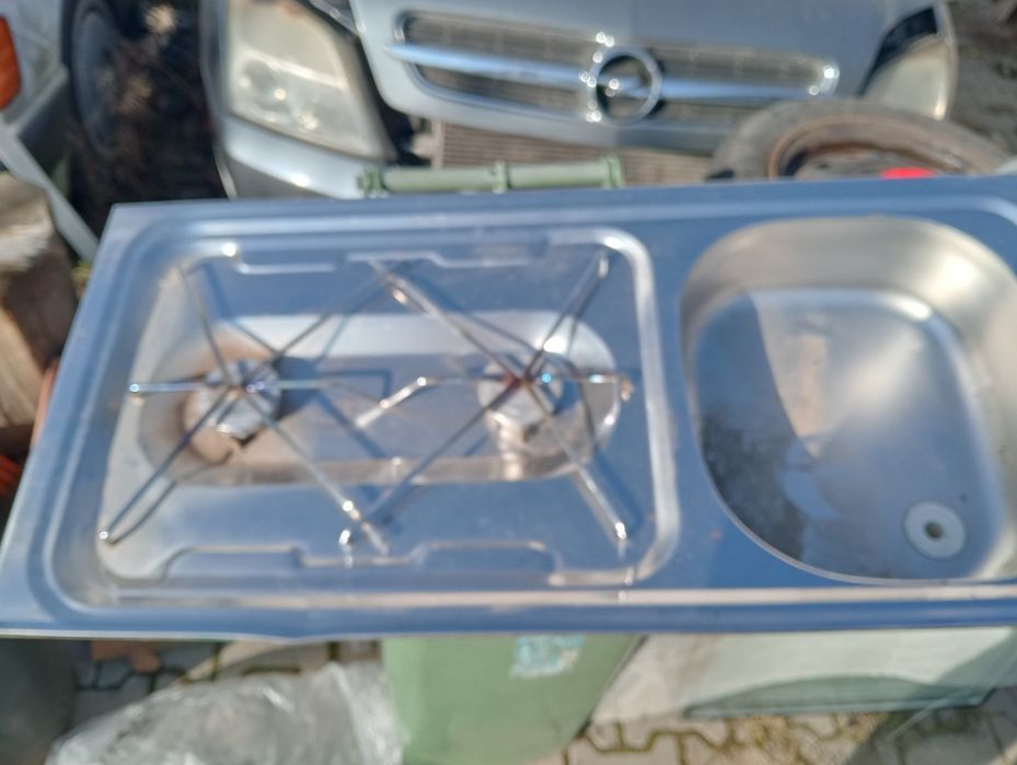 Chiuveta camping cu aragaz  incorporat