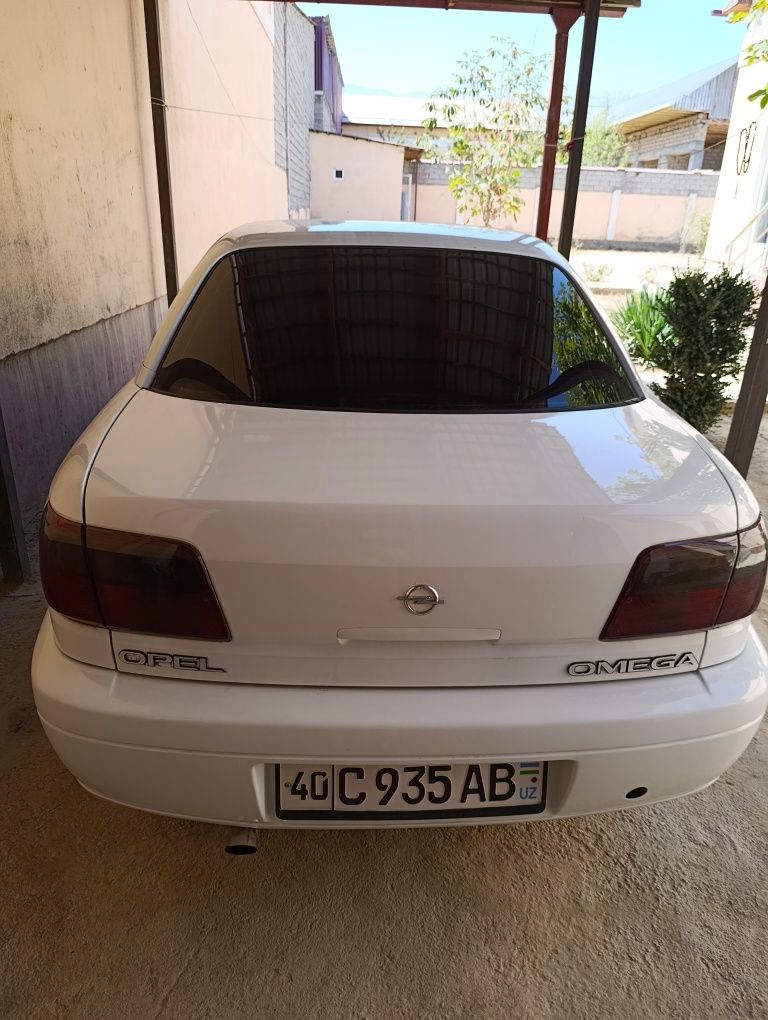 Opel Omega B 2L 2001 metan