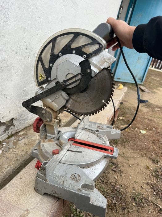 Торцовая пила 210 диск Торцовка