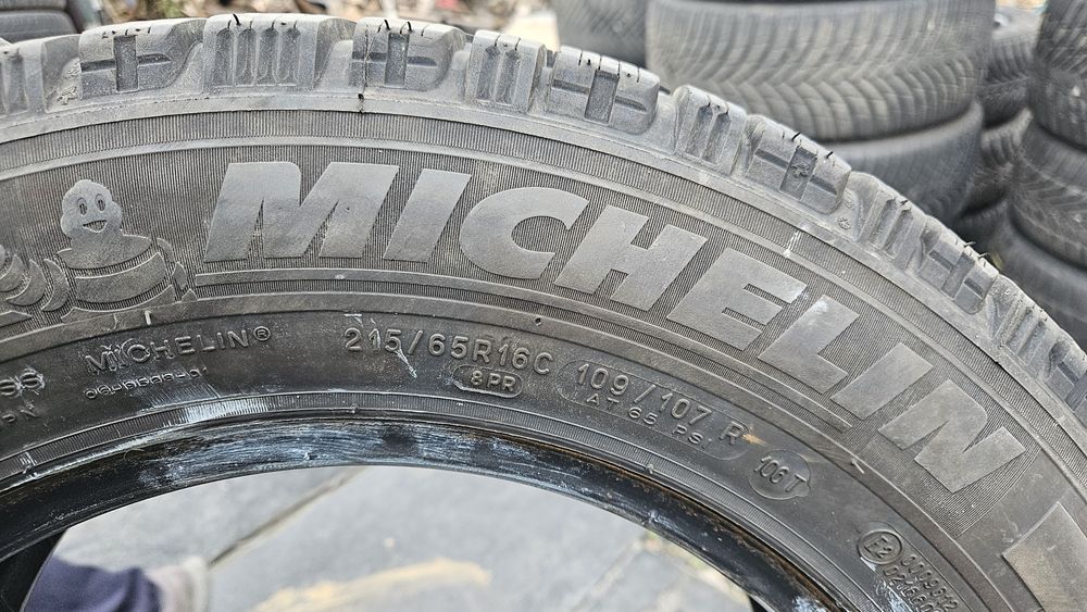 4бр гуми 215 65 16С дот 22 мишелин