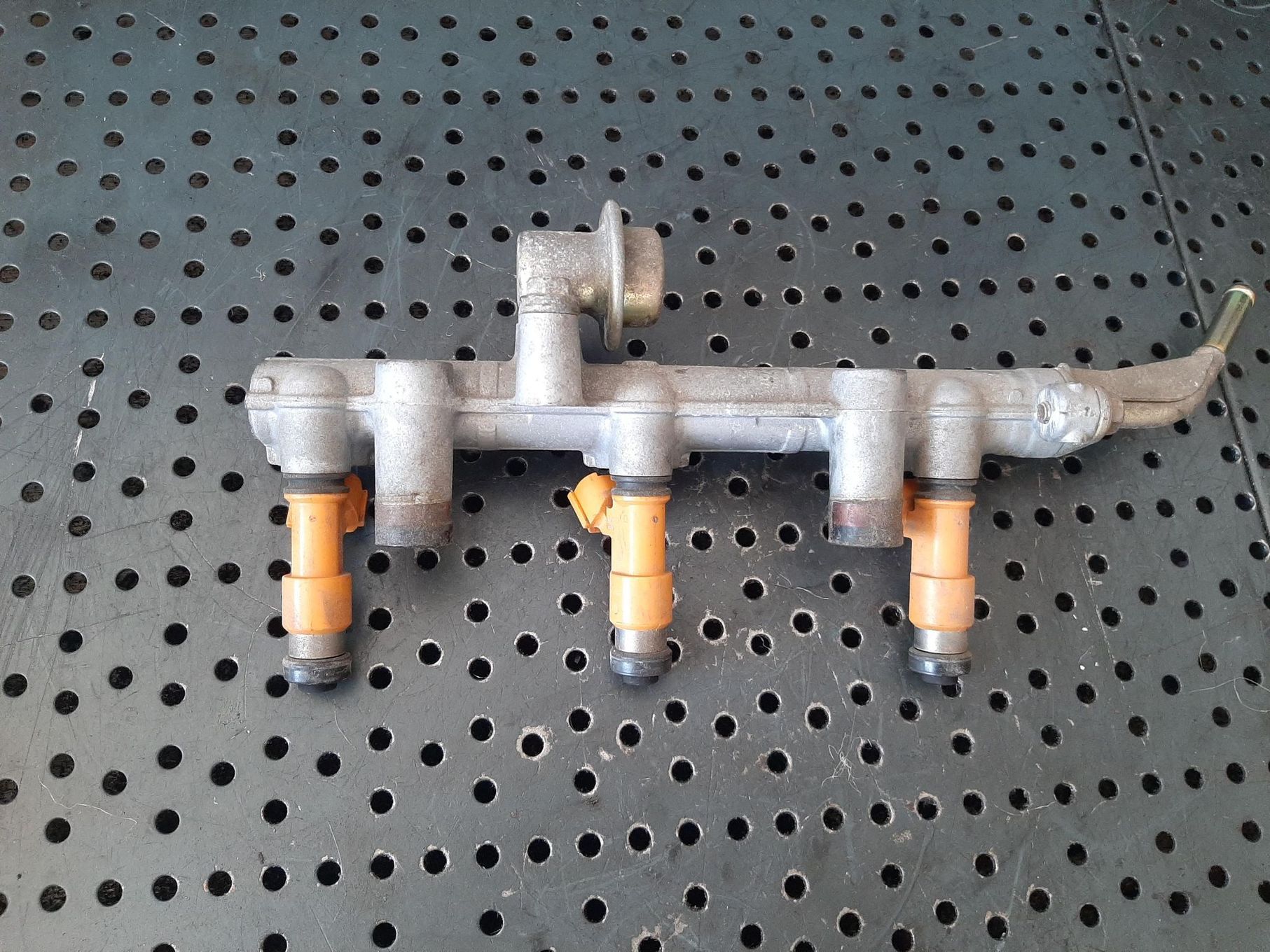 rampa cu injectoare  1.0 b  ej-ve daihatsu coure 6