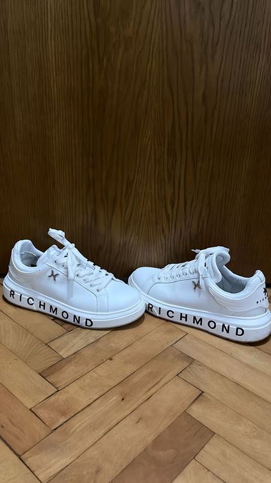 Обувки John Richmond
