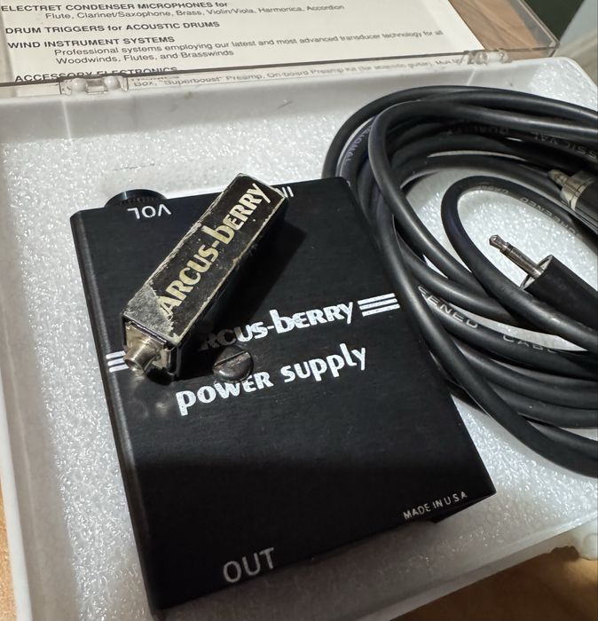 Микрофон за саксофон, кларинет, хармоника Barcus-Berry 5200