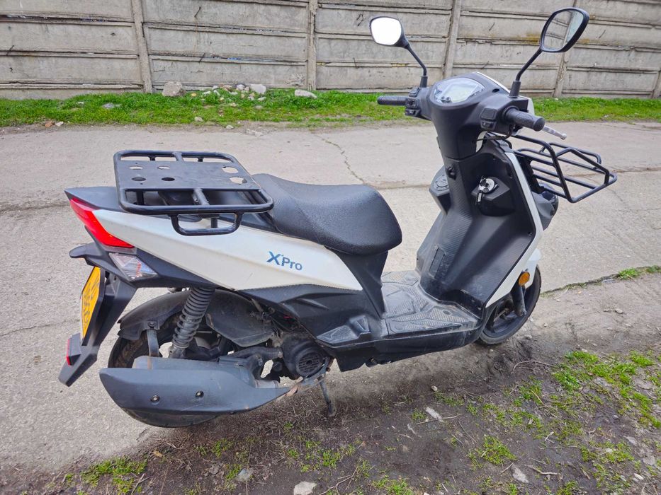Inchiriez scutere noi Sym 50cc 250 lei si Daytona 125cc, 280 lei