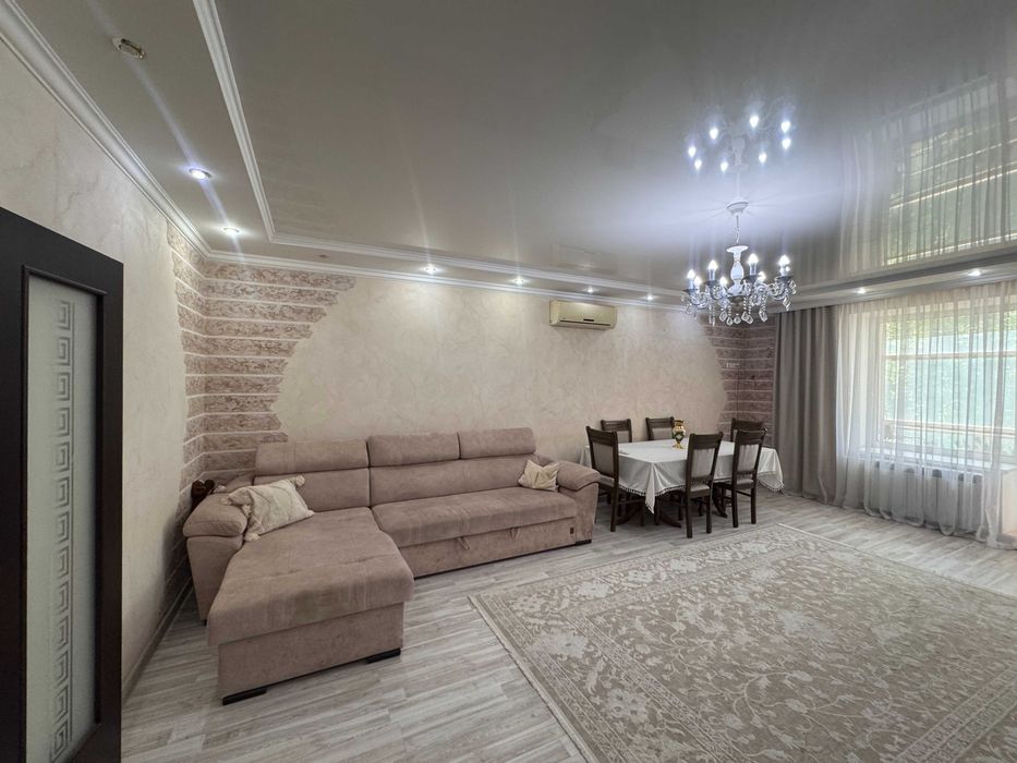 продается 5-ти комнатная квартира 5 микр 17