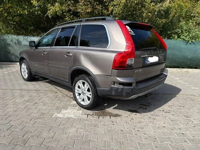 Volvo XC 90 avariat spate,perfect functional,7 locuri,4x4 automat