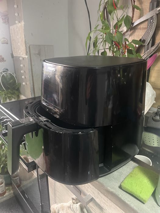 Фритюрник с горещ въздух philips 6,2 L