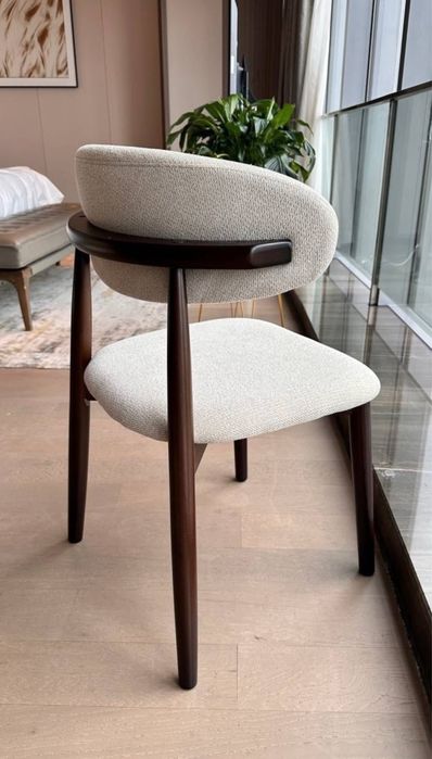 Продам стулья новые