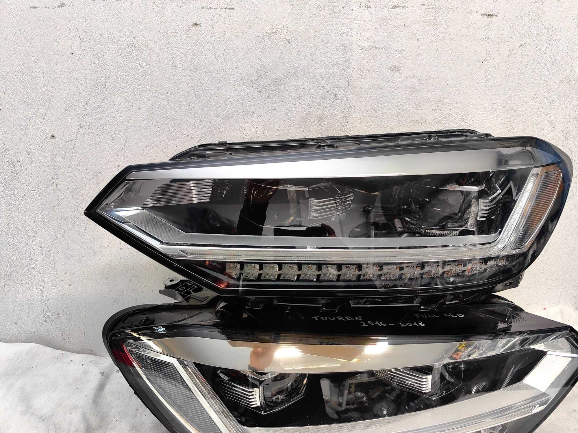 Оригинални  фарове  Vw Touran Full Led