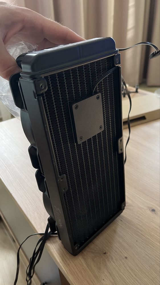 Fractal Lumen S24 RGB водно охлаждане