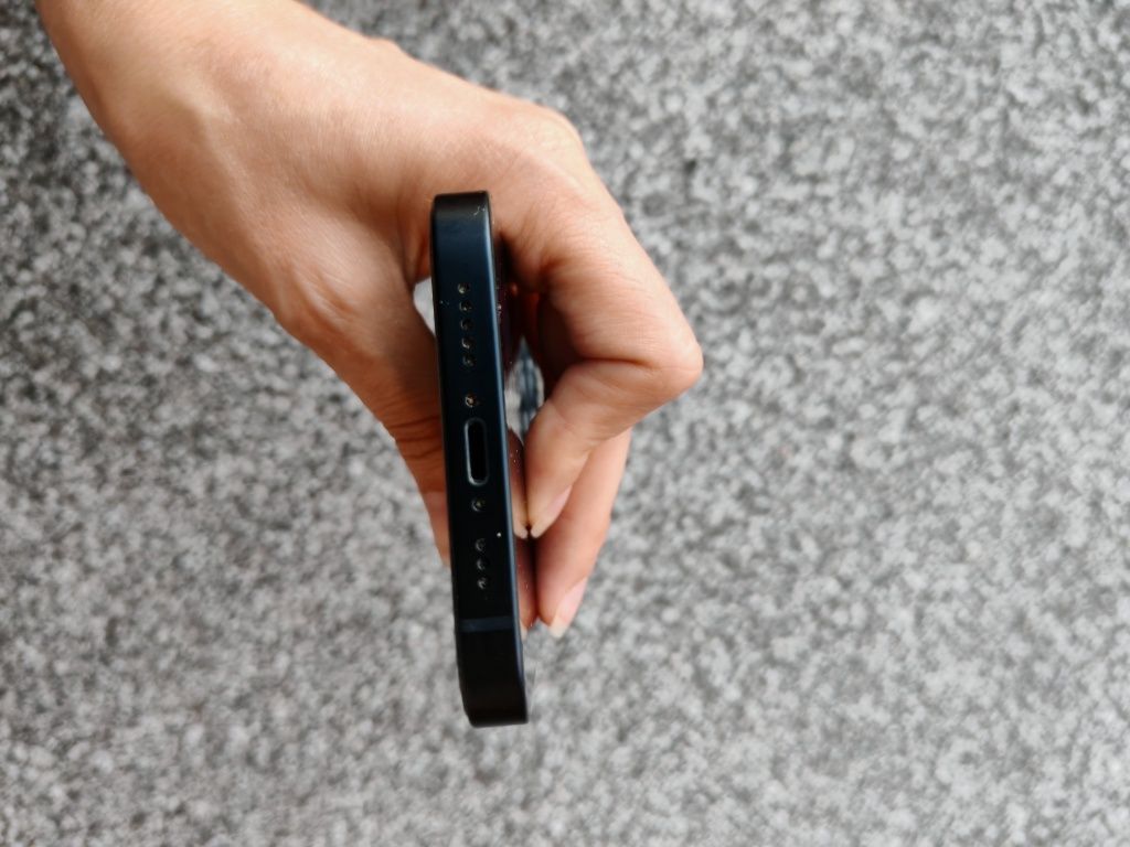 Iphone 13 128 GB син цвят като нов