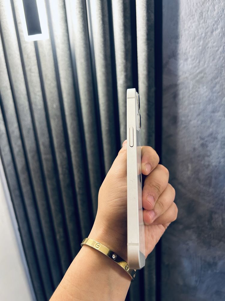 Срочно продается iPhone 13(128гб)
