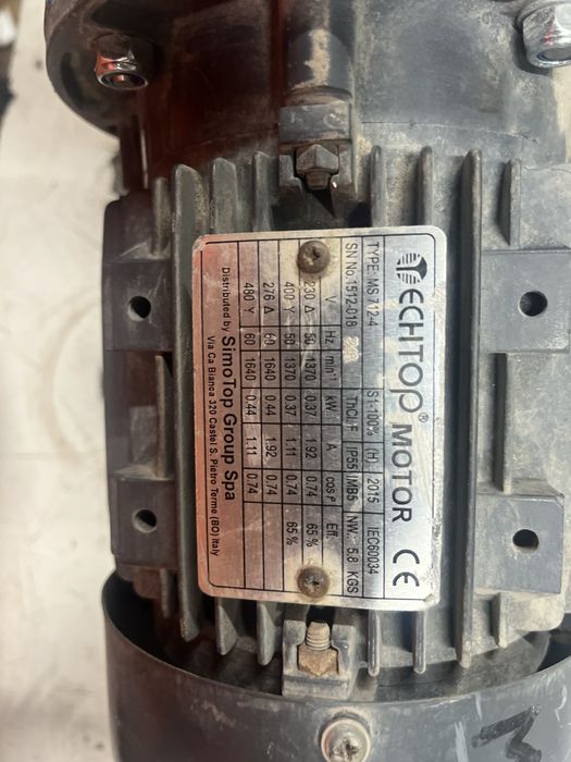 Motor electric de 0,37 kw cu reductor