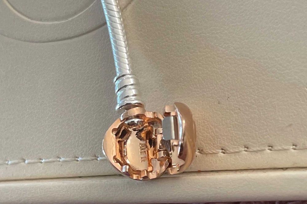 Гривна Пандора|Pandora