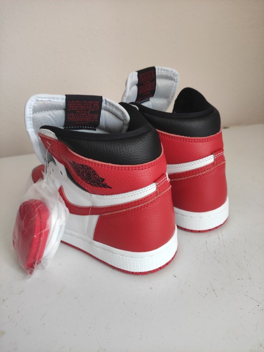 Nike Air Jordan 1 Retro High OG (40)