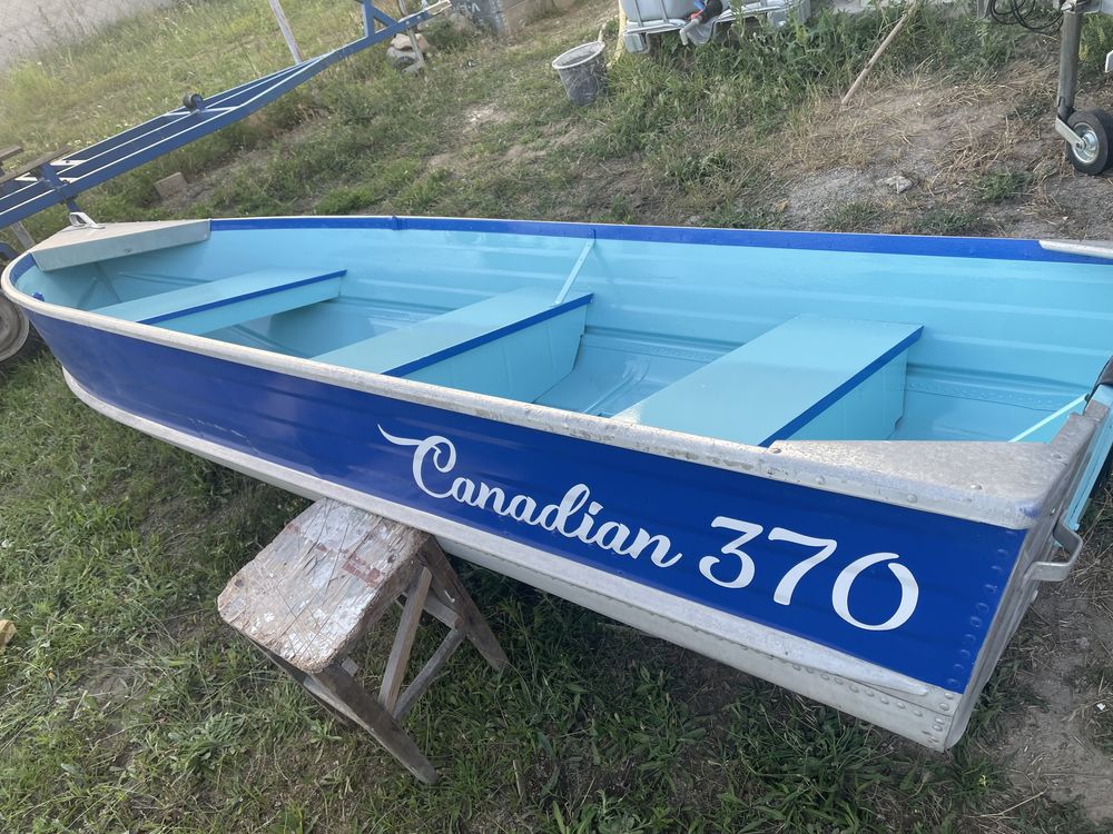 Barca aluminu Canadian 370