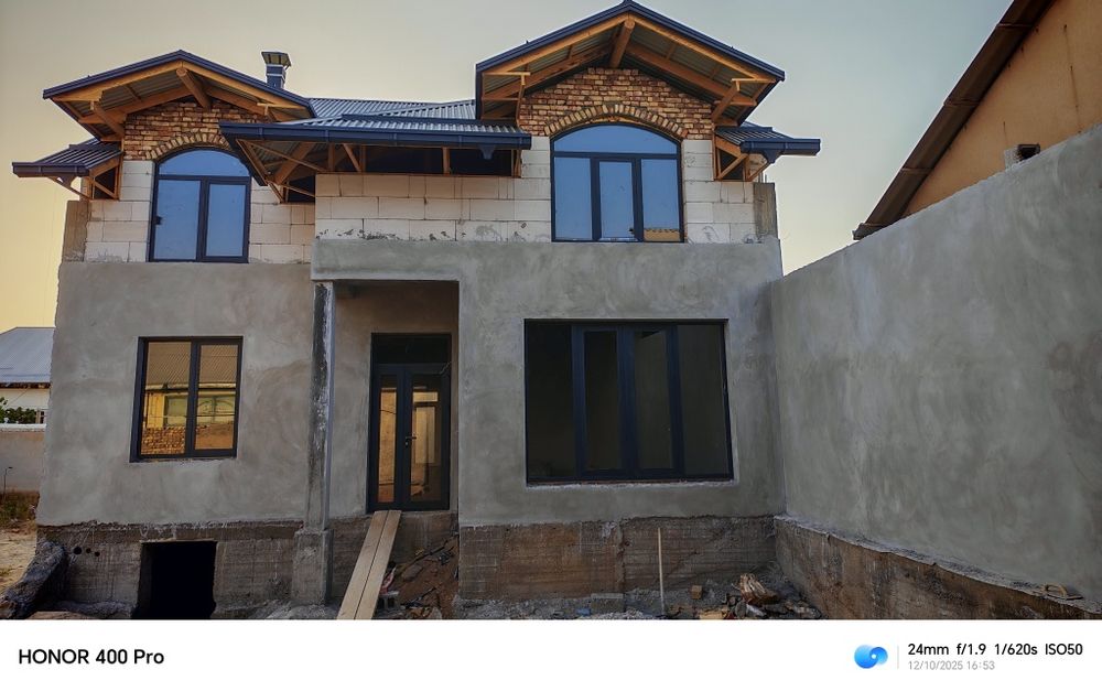 Farhod savxozida zamonaviy shaklda qurilgan kotej sotiladi