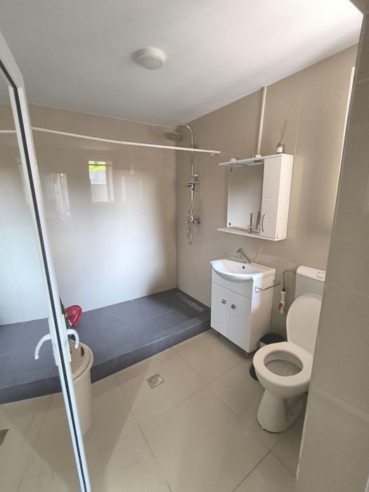 Închiriez casa zona Buzaului
