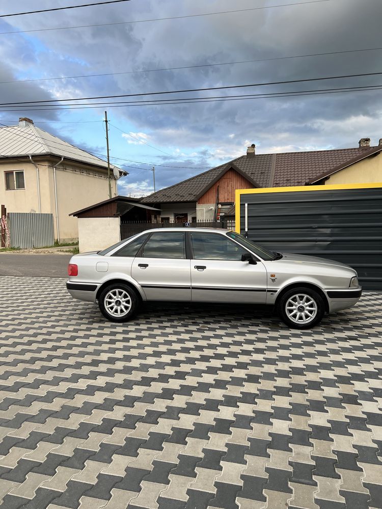 Audi 80 cu AC - Stare Excelenta