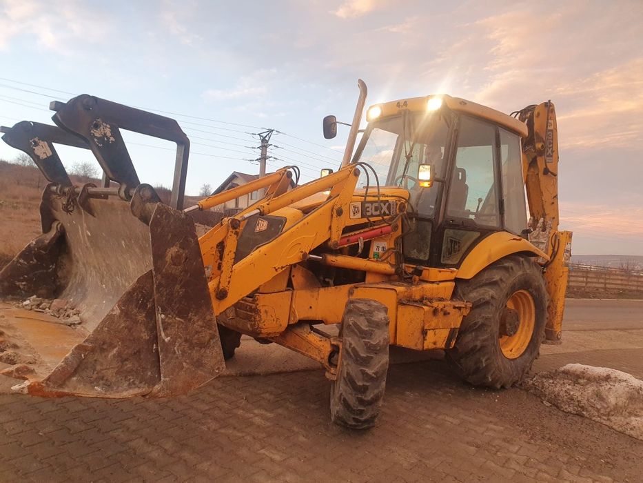 Dezmembrez jcb 3cx